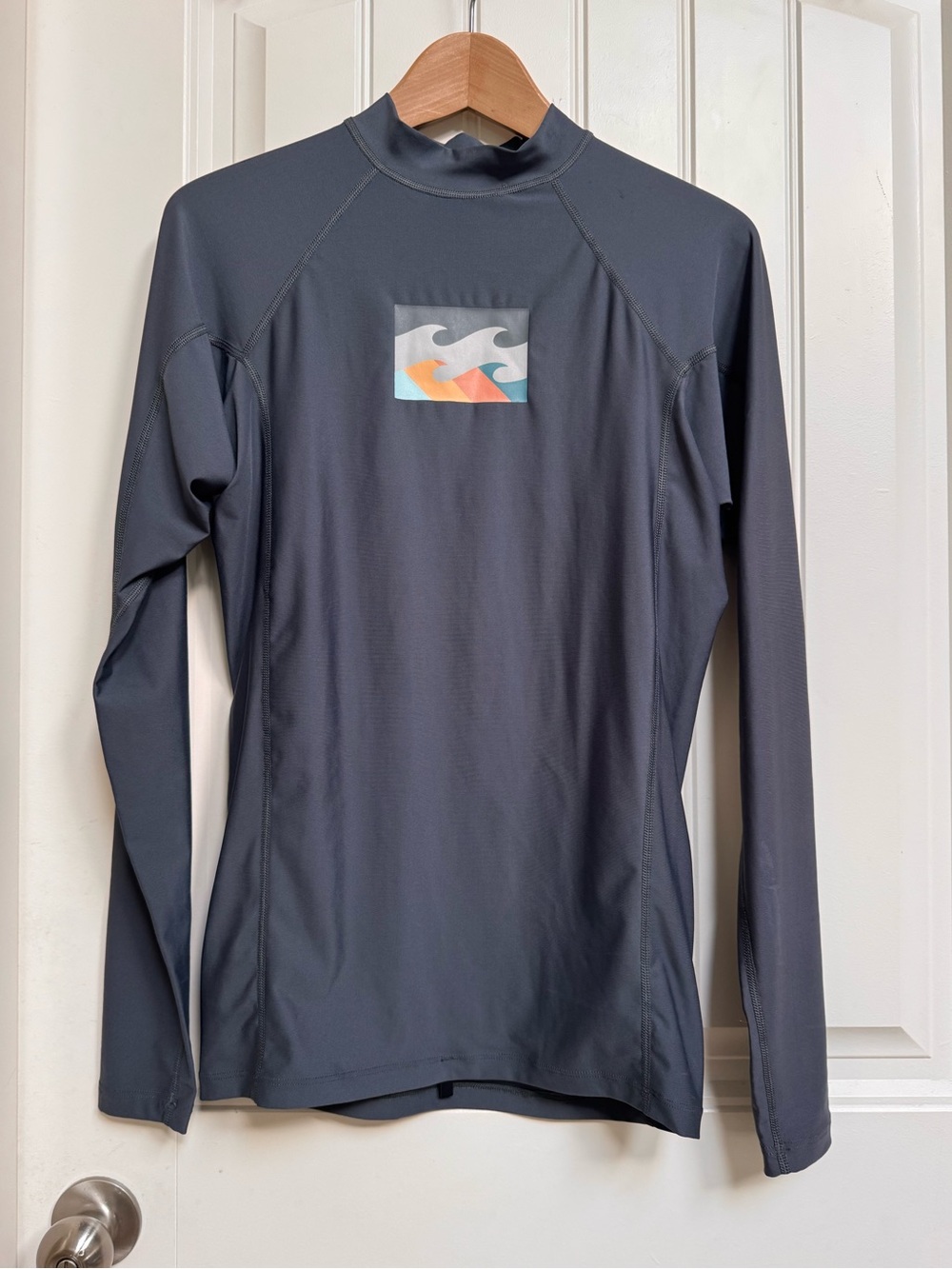 Billabong Grey 50 SPF Protection Rash Guard Sun Surf Shirt. Size XL
